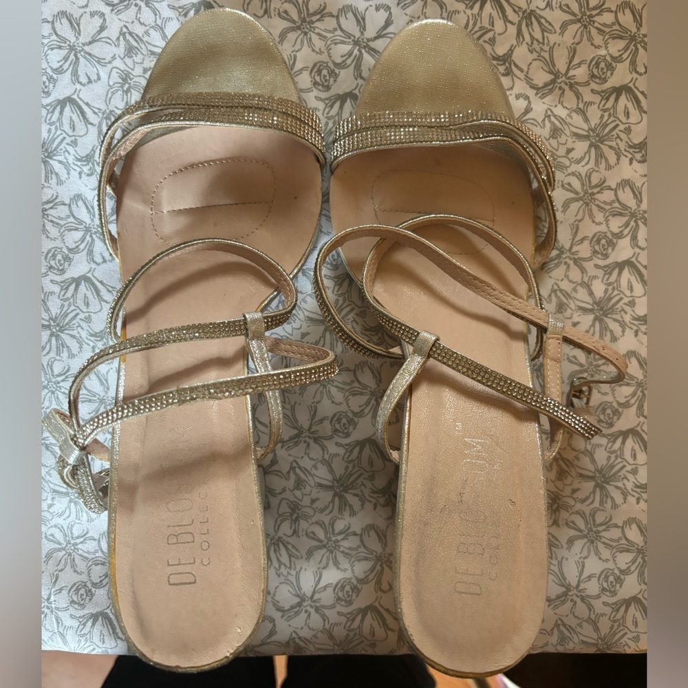 SILVER DE BLOSSOM COLLECTION HEELS